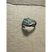 Кольцо старинное в форме цветка с Точечным Орнаментом