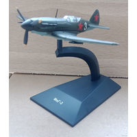 Модель самолета Миг-3