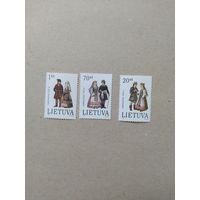 Литва, серия марок 1995 г. Национальные костюмы.