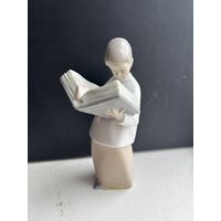 Фарфоровая фигура "Мальчик-пономарь". Испания,Lladro