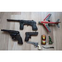 Детские игрушки СССР.Металл.8 штук