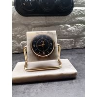 Часы настольные "молния"