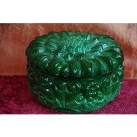 Шкатулка   ( Чехословакия ) (  высота 6 см , диаметр 10 см )  целая