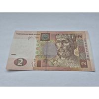 2 гривны (2013 года выпуска) серия СЖ 8418262.