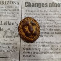 Накладка лев позолоченная старинная