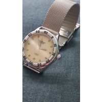 Часы Полет, механика с металлическим браслетом