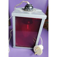 Красная лампа для фотопроявки