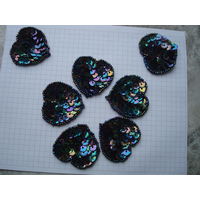 Нашивки аппликации на ткани из бисера и пайеток - пришивные. 6 "Сердечек" - по 2 рубля за одно сердечко.