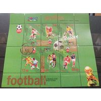 Киргизия 2002. Чемпионат мира по футболу в Южной Корее и Японии. Надпечатка серебро. 1 блок (120)