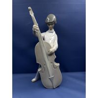 Фарфоровая статуэтка "Игра на контрабасе", Lladro, Испания, 1970-1981 гг.