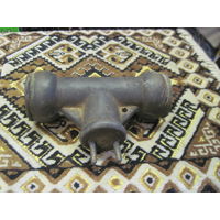 Переходник каучуковый подвесной на 2 вилки.