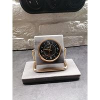 Часы настольные "молния"