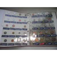 Папка Монеты и Банкноты на 10 листов и более 170 монет разных стран Мира.Новое.С рубля.