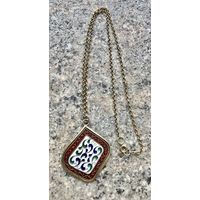 Кулон на цепочке. Колье