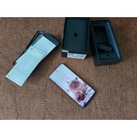 Телефон Samsung galaxy S20+ plus, бит дисплей, полоса на экране, трещины на задней крышке, тач работает. Всё остальное исправно. Батарей с утра до вечера в режиме умеренного пользования.