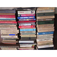 Книги разные,цена за 1 книгу.Беларуские и другие.