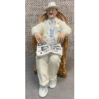 Фарфоровая статуэтка Royal Doulton Наслаждаюсь жизнью. Англия. Высота 18 см.