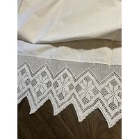 Большой старинный подзор/простынь с кружевом ручной работы