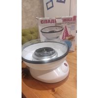 Аппарат для изготовления сахарной ваты. Bradox. Получается отличная сладкая вата. Ложки в комплекте нет. Хорошее состояние. У нас две, продаем излишек. Пользовались на дне рождении.