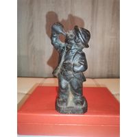 Тяжёлая, чугунная фигурка "Пьяница", высота 13 см., вес 815 грамм.