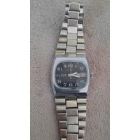 Часы СЛАВА танк-автоподзавод СССР. Достойное состояние. Родной браслет. Как новые.