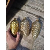 3 крупные кремлевские шишки,толстое стекло с рубля