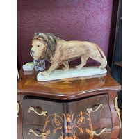 Большая фарфоровая статуэтка Лев . Клеймо Германия