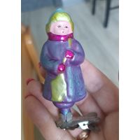 Елочные игрушки, стекло, мальчик с лопатой, ребенок