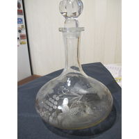 Графин раритетный, 1.2 литра. Стекло с гравировкой (СССР)