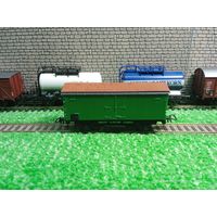 Вагон-холодильник  2-х осный (зел)   -ЛОМ-  б/у 1/87 HO