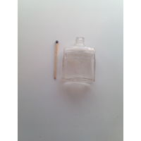 Бутылочка от духов.