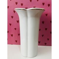 Фарфоровая ваза. АУКЦИОН не с рубля без МПЦ. Европа.