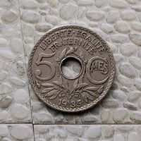 5 сантимов 1935 года Франция. Новый тип: отверстие в центре. Третья Республика. Родная патина! Единственная на аукционе!