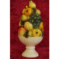 Статуэтка фарфоровая "  Ваза с фруктами "
