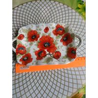 Тарелка,хлебница.