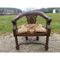 Антикварное кресло