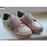 Туфли нежно-розовые со стразами на липучке, р.29 (стелька 19см), б.у