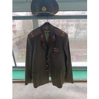 Китель военный и фуражка