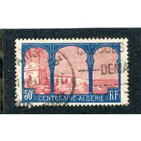 Французский Алжир. Марка выпущена в честь 100-летия. Вид на бухту Алжира. 50с
