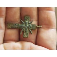 Красивый старинный крестик