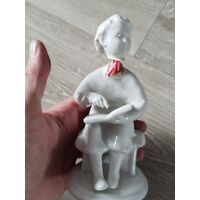Статуэтка под реставрацию,молодой Ленин лфз ,с рубля