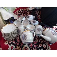 Сервиз чайный кофейный СССР Рига  Рижский фарфоровый завод 12 чашек 11блюдец 2 молочника сахарница заварник все целое разумный торг