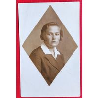 Фото женщины. 1938 г. Брянская обл. 8х12.5 см.