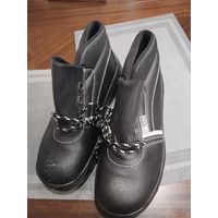 Ботинки рабочие ,новые