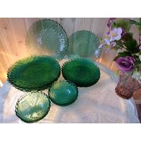 Тарелки из цветного,зеленого стекла, набор 16 шт. ,Корея.