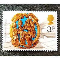 Марка Великобритания 1974 год Рождество