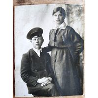 Фото мужчины и женщины. 1930-е. 9х12 см. На картоне.
