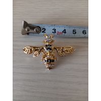 Брошь пчела