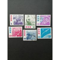 ГДР 1961 Полная серия марок "Визит советского космонавта Германа Титова в ГДР" (гашение с клеем, наклейками, но на номинале 10 несколько небольших пятнышек) Mi.863-868 каталог 12.00 евро