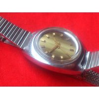 Часы ЛУЧ 1809 из СССР 1980-х МЕХАНИКА ТРЁХСТРЕЛОЧНИК с БРАСЛЕТОМ